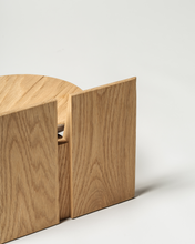 Load image into Gallery viewer, Tabi Stand Small