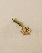 Load image into Gallery viewer, Bronze Star Burst Ornament