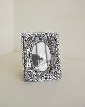 Load image into Gallery viewer, Silvertone Picture Frame II