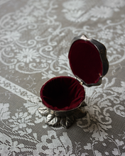 Load image into Gallery viewer, Rose Jewelry Box