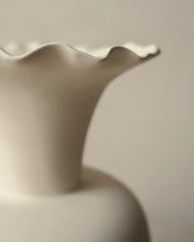 Load image into Gallery viewer, Althea Vase