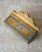 Load image into Gallery viewer, Florentine Box