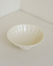 Load image into Gallery viewer, Scalloped Bowl