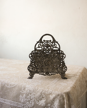 Load image into Gallery viewer, Metal Letter Holder