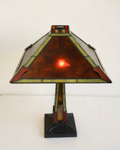 Load image into Gallery viewer, Stained Glass Table Lamp