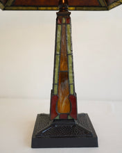Load image into Gallery viewer, Stained Glass Table Lamp