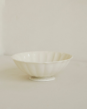 Load image into Gallery viewer, Scalloped Bowl