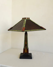 Load image into Gallery viewer, Stained Glass Table Lamp