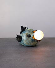 Load image into Gallery viewer, Fish Sitting Table Lamp