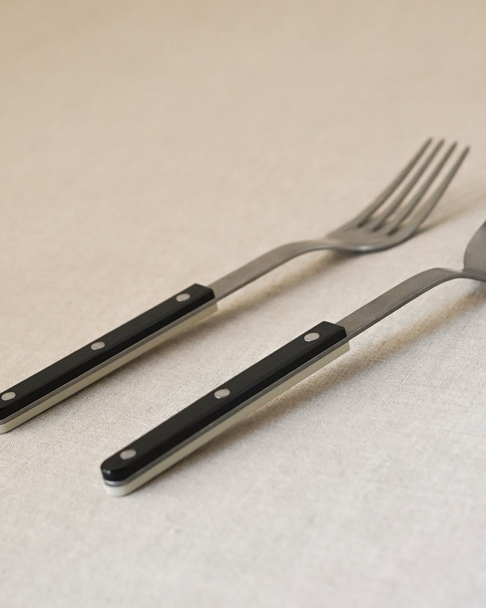 Bistro Khaki & Black Serving Set
