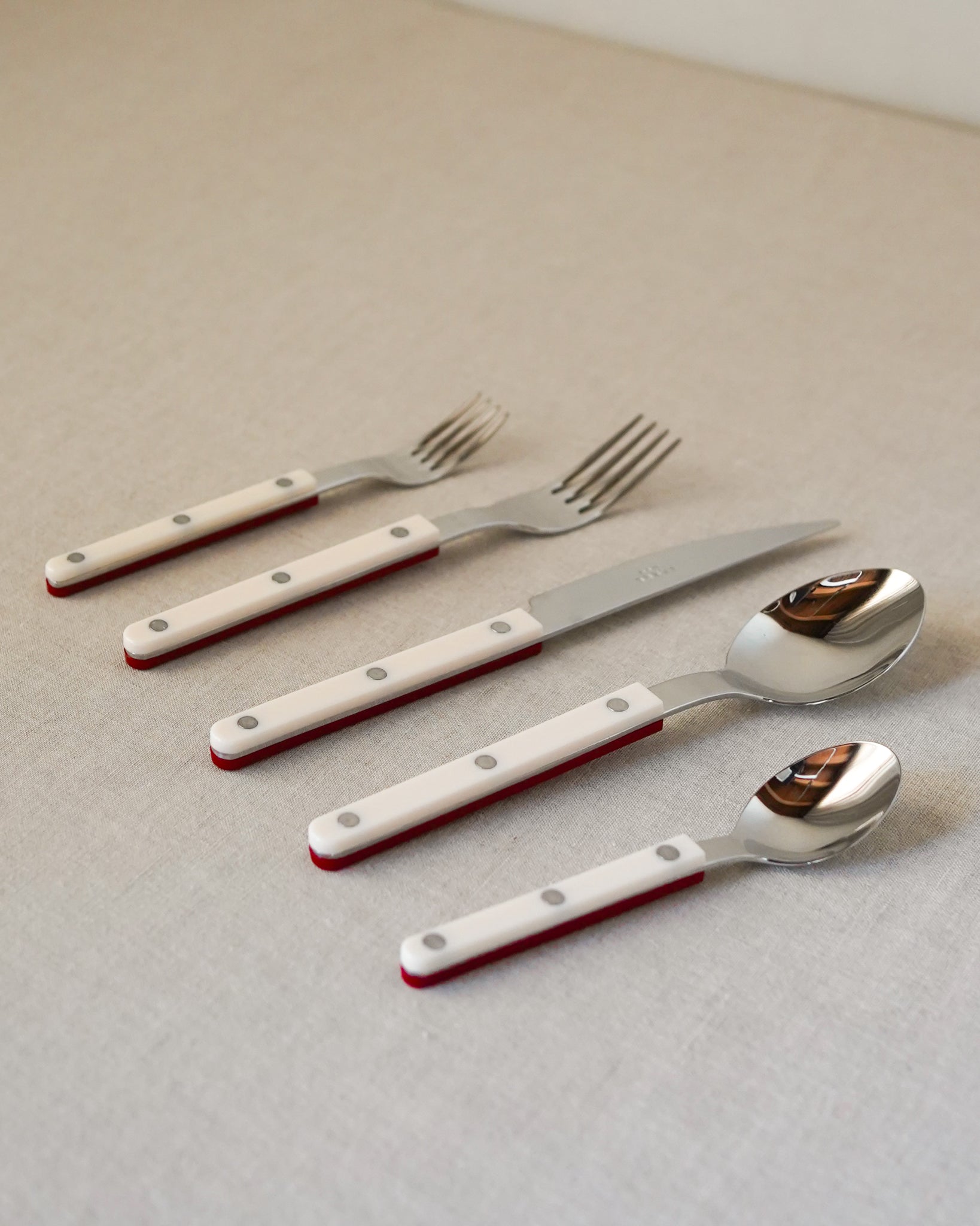 Bistro Cream & Red Flatware Set