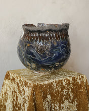 Load image into Gallery viewer, Cy Vase IV