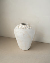 Load image into Gallery viewer, Esme Vase in White Crawl
