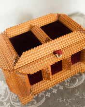 Load image into Gallery viewer, Tramp Art Trinket Box