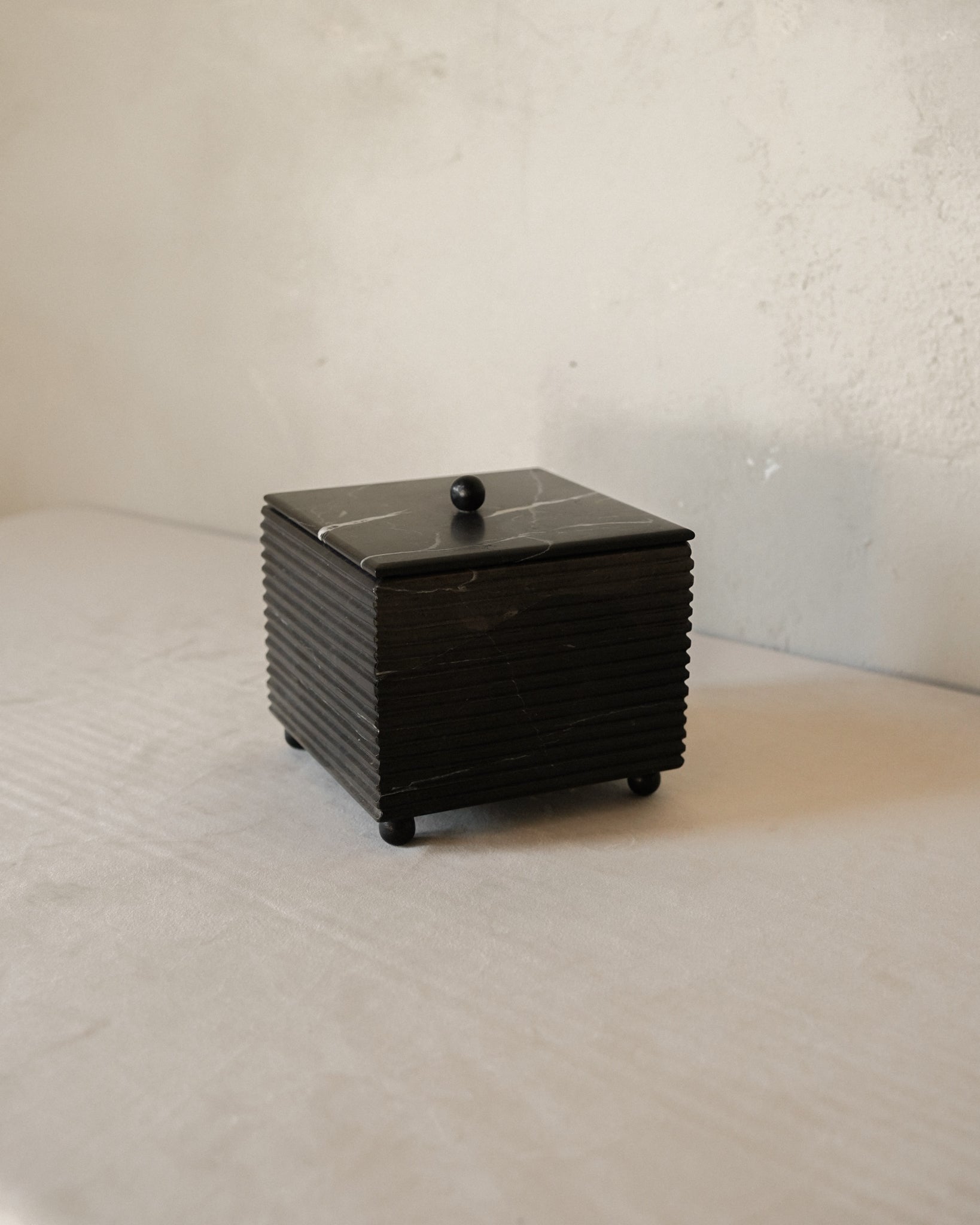 Noire Juno Box