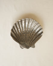 Load image into Gallery viewer, Scallop Shell Serving Dish