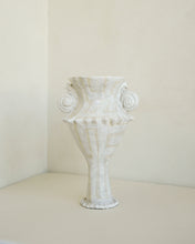 Load image into Gallery viewer, Snail Vase