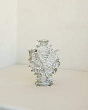 Load image into Gallery viewer, Mini Shell Vase