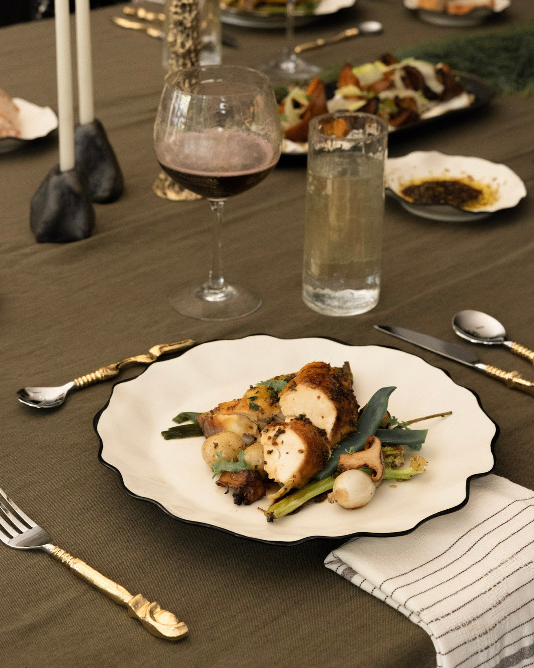 Ribbon Dinner Plate