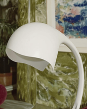 Load image into Gallery viewer, Jaw Lamp