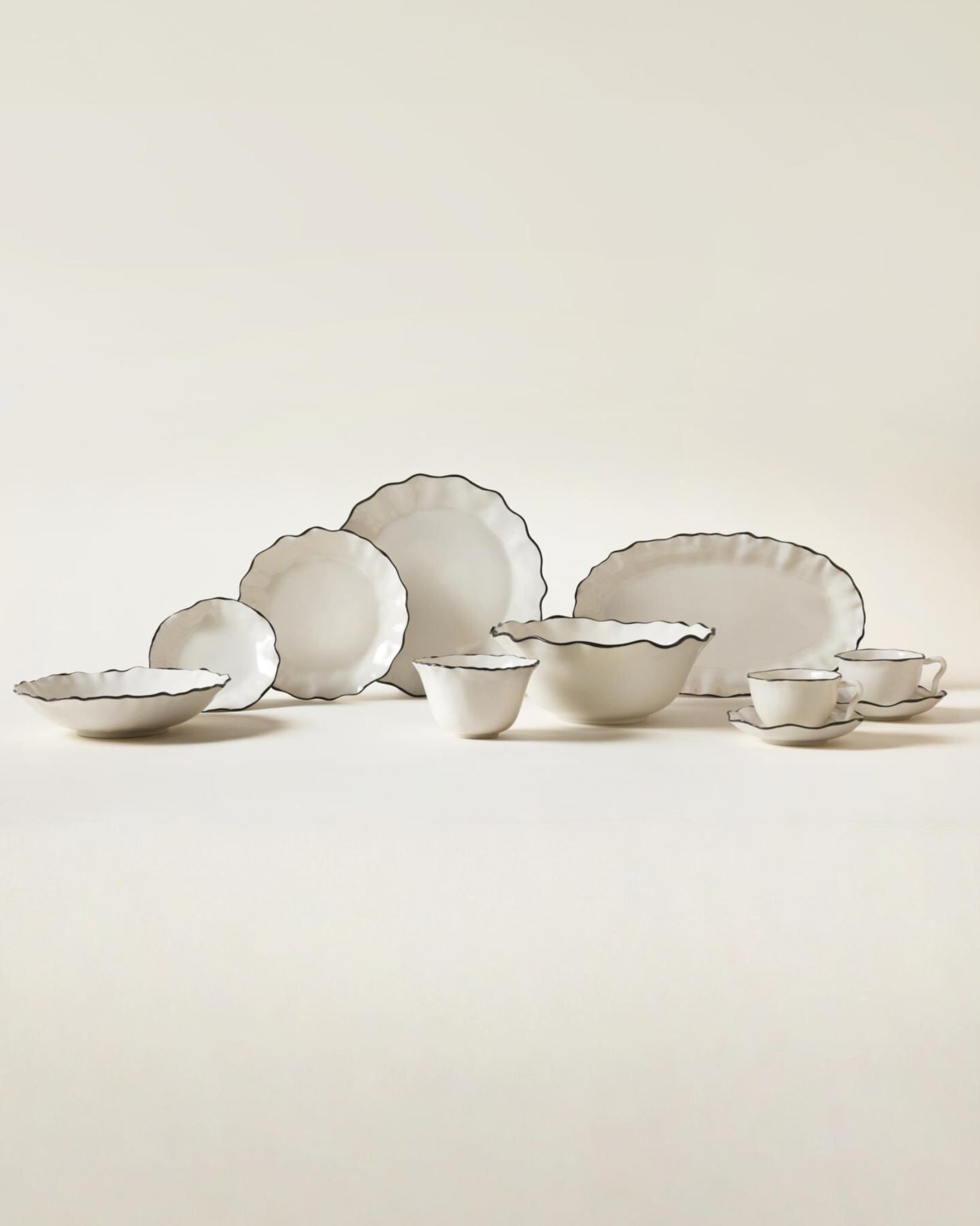 Ribbon Dinner Plate
