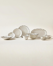 Load image into Gallery viewer, Ribbon Dinner Plate