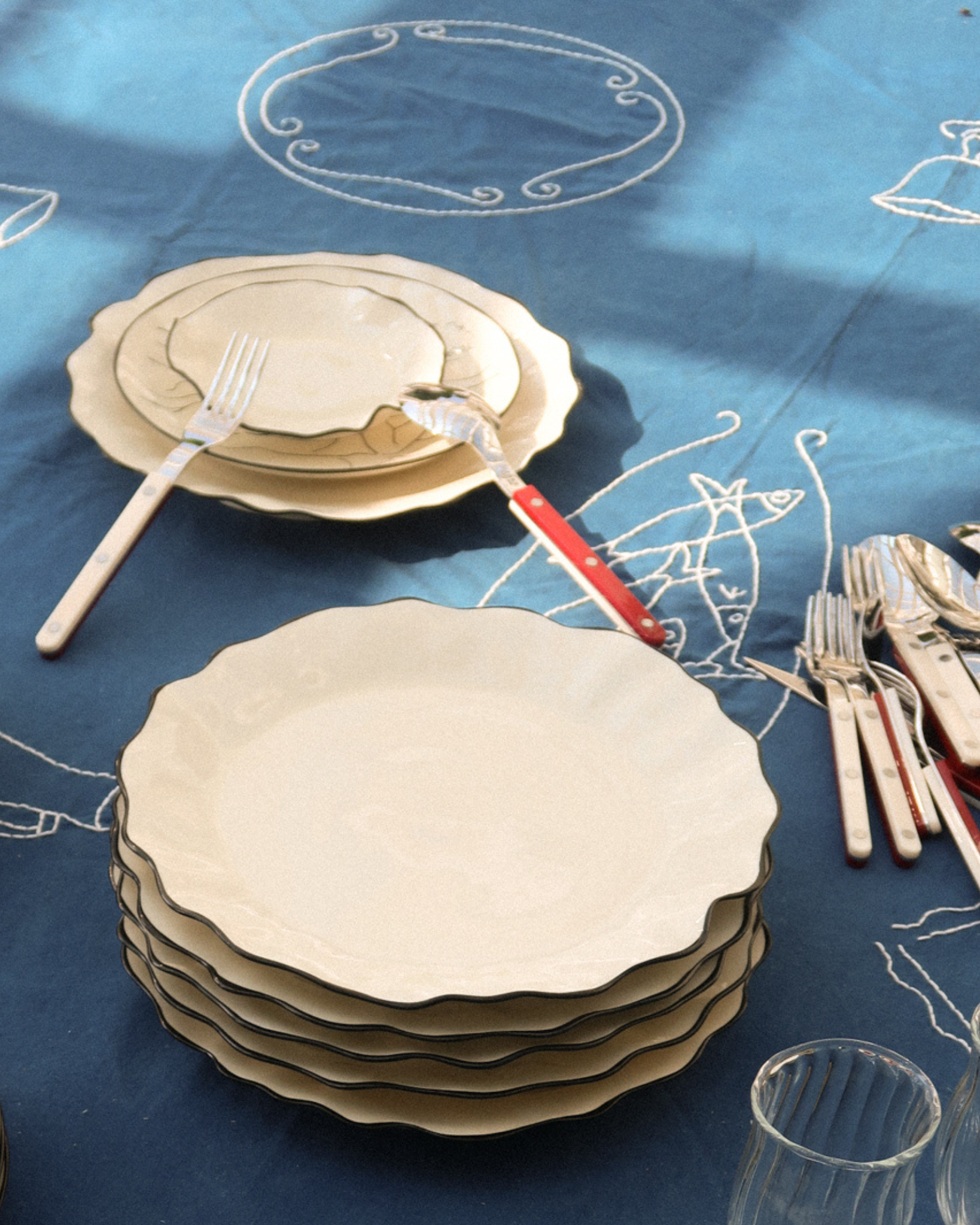 Ribbon Dinner Plate