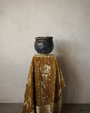 Load image into Gallery viewer, Cy Vase IV