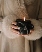 Load image into Gallery viewer, Forget Me Knot