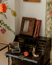 Load image into Gallery viewer, Paper Screws Serving Set