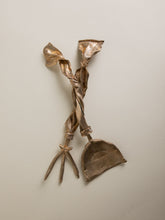 Load image into Gallery viewer, Paper Screws Serving Set