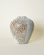Load image into Gallery viewer, Esme Vase in Crawl