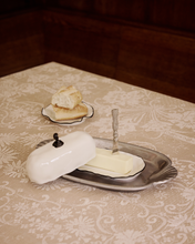 Load image into Gallery viewer, Ribbon Butter Dish
