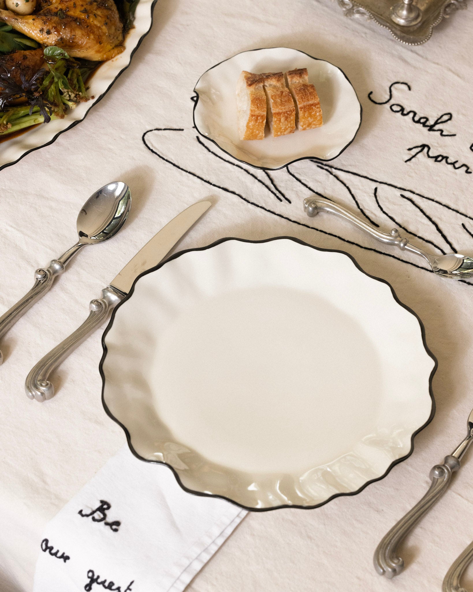 Top Ribbon Plate Ribbon Dinner Plate – LES Collection