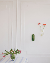 Load image into Gallery viewer, Wall Vase in Clear
