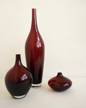 Load image into Gallery viewer, Red Glass Vase Trio
