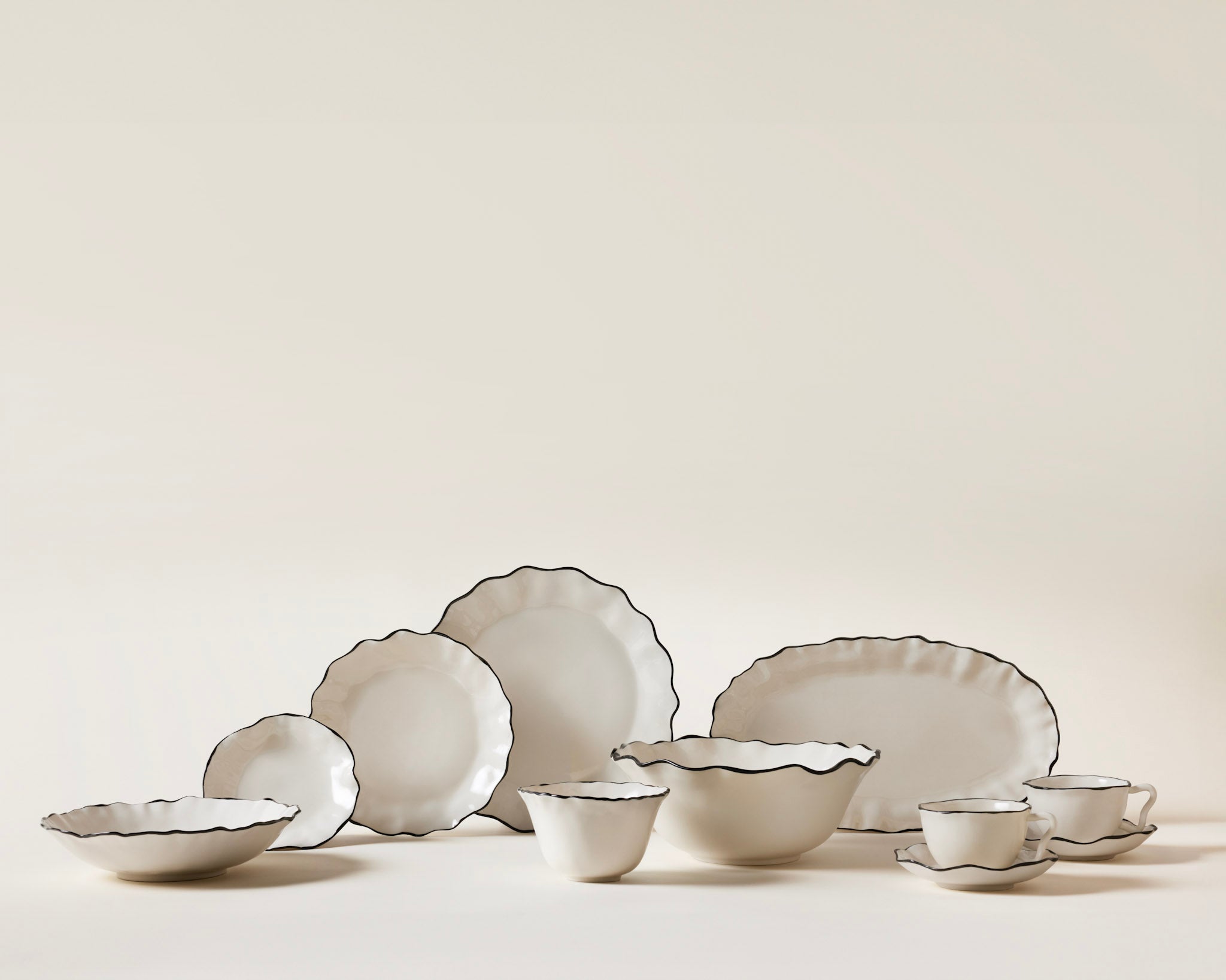 Ribbon Dinner Plate – LES Collection