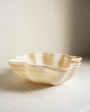 Load image into Gallery viewer, Whitehaven Onyx Bowl
