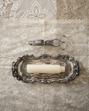 Load image into Gallery viewer, Wick Trimmer and Tray
