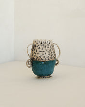 Load image into Gallery viewer, Swirly Vase
