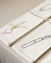 Load image into Gallery viewer, Diner Au Bistrot Embroidered Napkin Set
