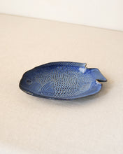 Load image into Gallery viewer, Cobalt Blue Fish Platter
