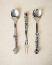 Load image into Gallery viewer, Wire Wrapped Beaded Serving Set

