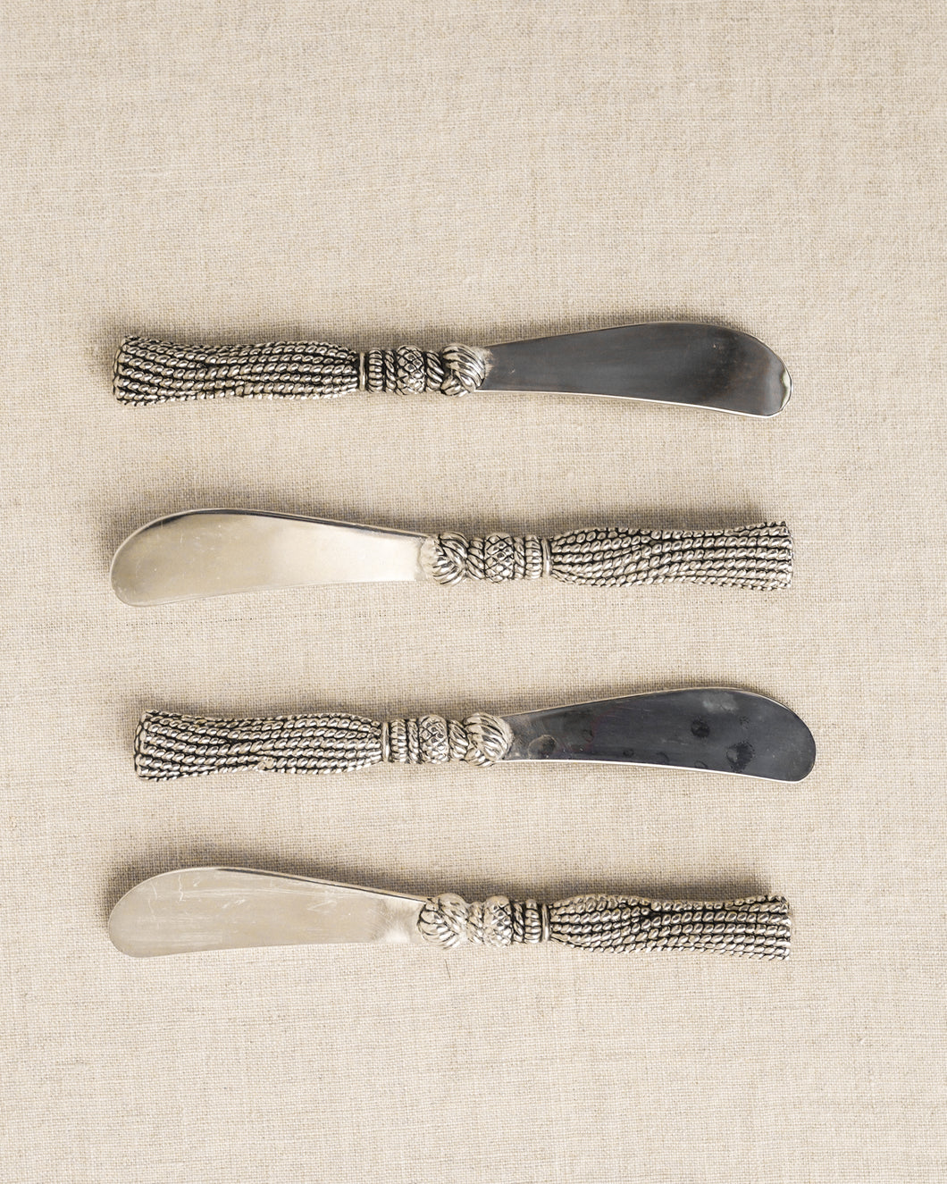 Silver Tassel Spreader Set