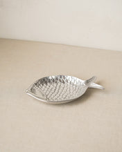 Load image into Gallery viewer, Medium Metal Fish Tray
