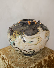 Load image into Gallery viewer, Venus Moon Jar
