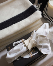 Load image into Gallery viewer, Mia Napkin Rings
