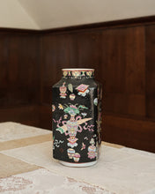 Load image into Gallery viewer, Famille Noire Vase
