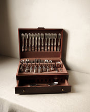 Load image into Gallery viewer, Shell Flatware 66 pc Set
