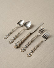 Load image into Gallery viewer, Two Toned Flatware 34 pc Set
